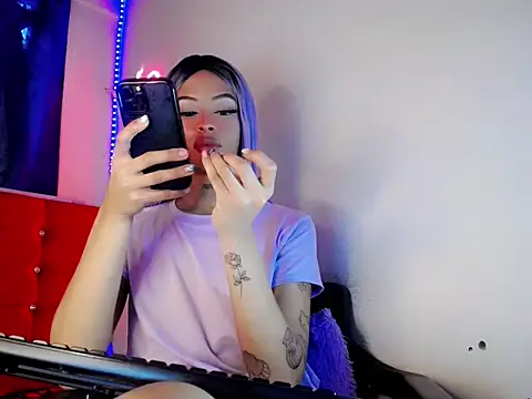 DahliaGill online show from 05/19/26, 02:23