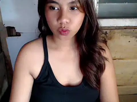 Snapshot of KristinaValerie22 chatting on 02/28/26, 03:46 KristinaValerie22 online show from 02/28/26, 03:46