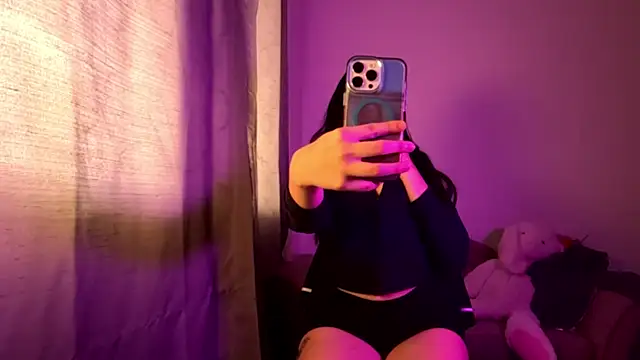 Snapshot of Chinicr18 chatting on 03/31/26, 08:53 Chinicr18 online show from 03/31/26, 08:53