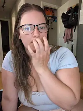 lillythotz online show from 06/02/26, 07:49