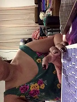 Snapshot of lady_candy85 chatting on 02/05/26, 05:50 lady candy85 online show from 02/05/26, 05:50