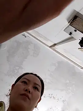 Jennie dogy online show from 04/15/26, 04:14