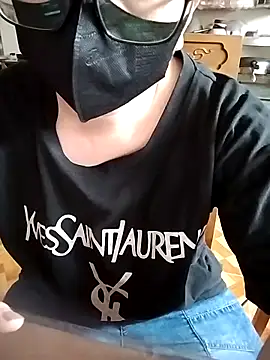 LiilyZi online show from 04/15/26, 02:07