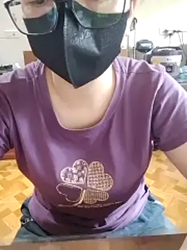 LiilyZi online show from 04/20/26, 01:41