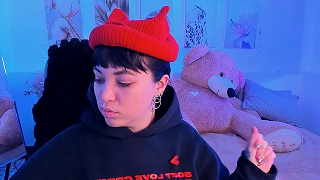 Snapshot of NeoGeisha chatting on 02/18/26, 10:33 NeoGeisha online show from 02/18/26, 10:33