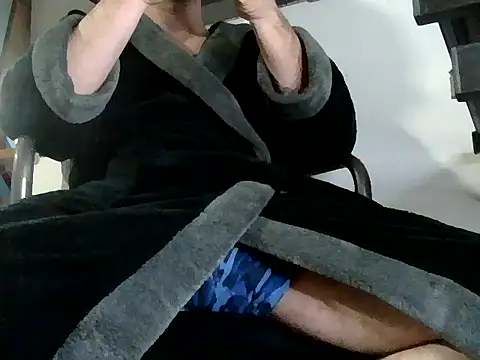 Snapshot of Dernachbar89 chatting on 03/30/26, 05:03 Dernachbar89 online show from 03/30/26, 05:03