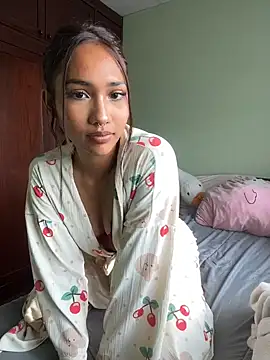 lyla luv online show from 02/06/26, 09:56