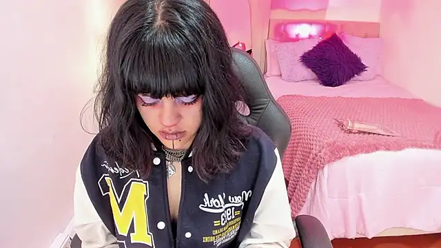 Snapshot of Nahemot_sadish chatting on 02/27/26, 12:05 Nahemot sadish online show from 02/27/26, 12:05