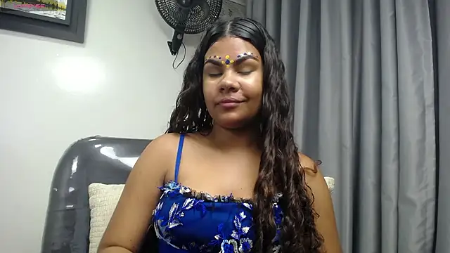 yaazhinii online show from 03/26/26, 12:11