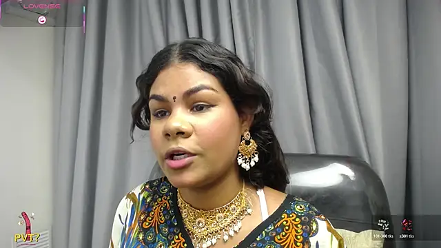 Snapshot of yaazhinii chatting on 05/06/26, 11:48 yaazhinii online show from 05/06/26, 11:48