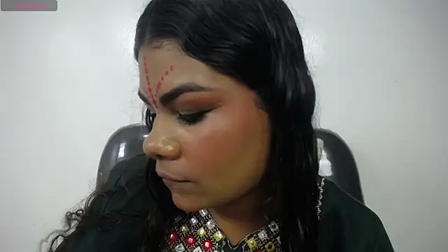 Snapshot of yaazhinii chatting on 05/23/26, 12:09 yaazhinii online show from 05/23/26, 12:09