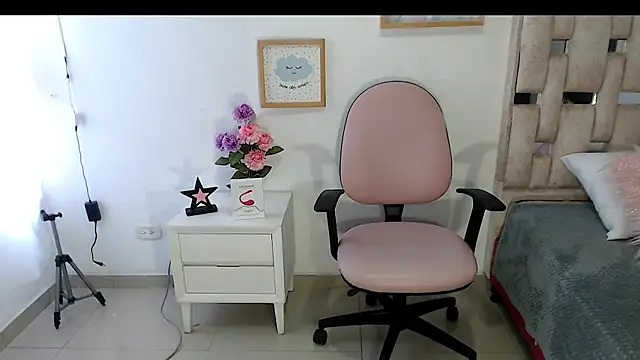 Snapshot of Aantoniaa_brown27 chatting on 02/25/26, 02:27 Aantoniaa brown27 online show from 02/25/26, 02:27