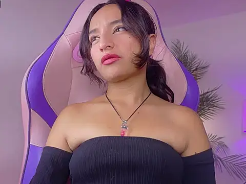  emily jonexs online show from 06/20/26, 06:22