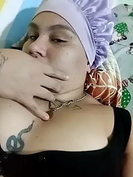 Snapshot of RoisinXXX chatting on 02/07/26, 01:42 RoisinXXX online show from 02/07/26, 01:42