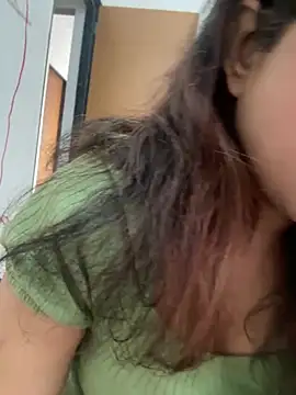 Snapshot of riya_sharma11 chatting on 02/11/26, 10:31 riya sharma11 online show from 02/11/26, 10:31