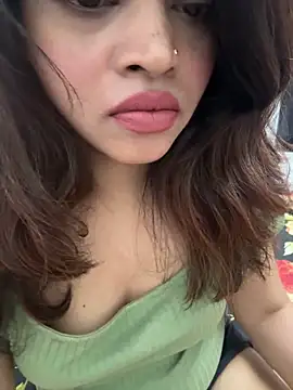 Snapshot of riya_sharma11 chatting on 02/11/26, 10:37 riya sharma11 online show from 02/11/26, 10:37