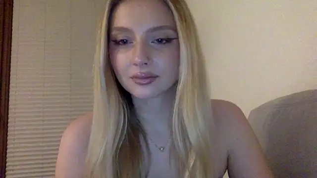 Snapshot of MayaWetDream chatting on 03/02/26, 06:26 MayaWetDream online show from 03/02/26, 06:26