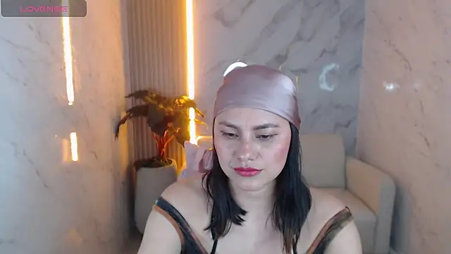 rox luxury tf online show from 03/05/26, 07:54