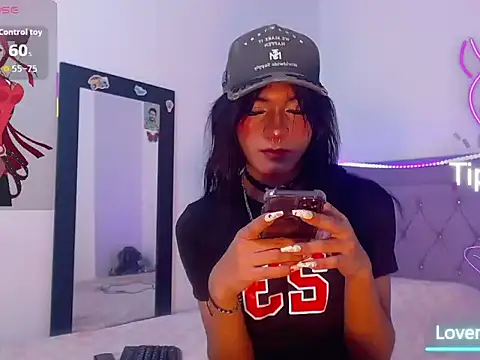 Snapshot of moonlyvelvet chatting on 02/21/26, 06:03 moonlyvelvet online show from 02/21/26, 06:03