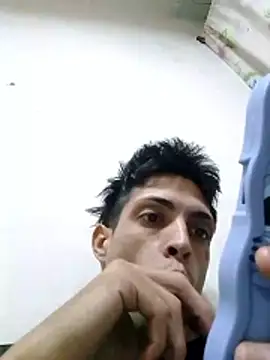 Snapshot of CubanoxxxSex chatting on 02/04/26, 09:31 CubanoxxxSex online show from 02/04/26, 09:31