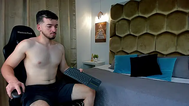 Logan Wolf-js online show from 04/05/26, 03:20