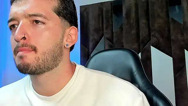 Logan Wolf-js online show from 07/16/26, 03:29