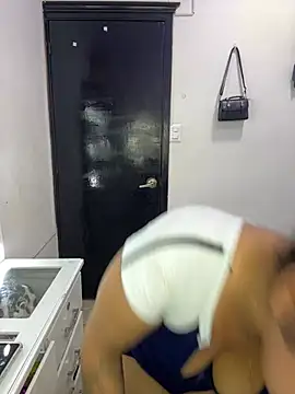 Snapshot of big_booty_girl chatting on 02/16/26, 01:24 big booty girl online show from 02/16/26, 01:24