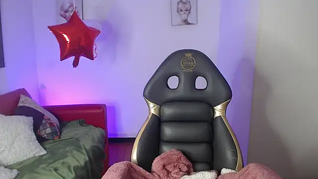 Snapshot of Katia_pretty_x chatting on 02/22/26, 08:40 Katia pretty x online show from 02/22/26, 08:40