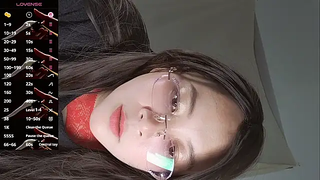 Snapshot of vivi523 chatting on 03/26/26, 12:22 vivi523 online show from 03/26/26, 12:22