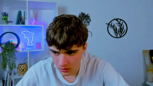 Snapshot of emil_lucky chatting on 02/23/26, 12:24 emil lucky online show from 02/23/26, 12:24