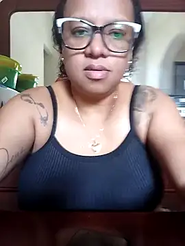 Snapshot of Mineirasafada2026 chatting on 02/20/26, 06:19 Mineirasafada2026 online show from 02/20/26, 06:19