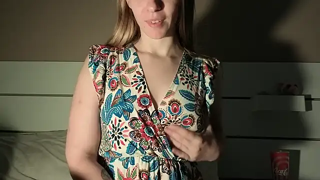 petiteetoile online show from 04/18/26, 11:47