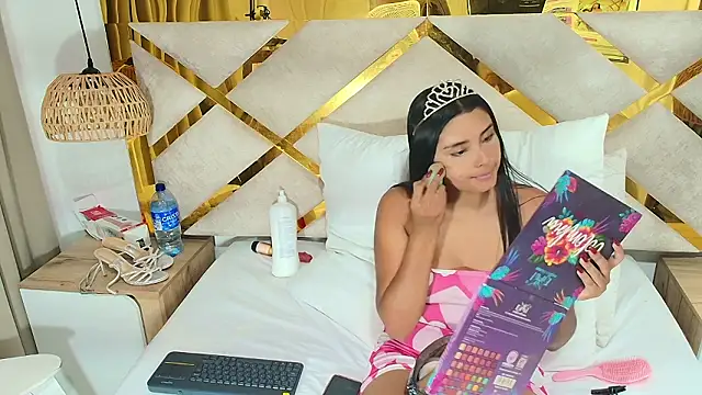 Snapshot of Madeline_Foxxxy chatting on 02/24/26, 07:34 Madeline Foxxxy online show from 02/24/26, 07:34