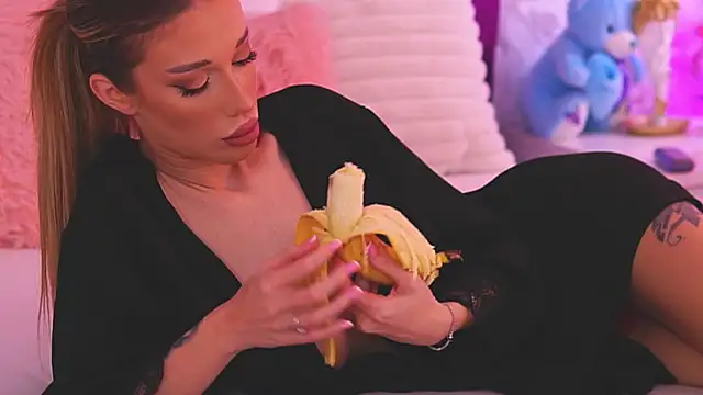 EllinaNuria online show from 03/27/26, 05:46