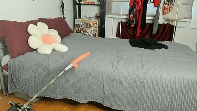 Snapshot of CalmFever chatting on 02/19/26, 01:18 CalmFever online show from 02/19/26, 01:18