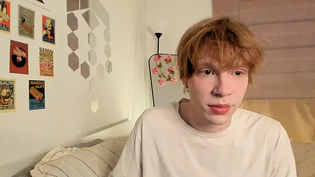 Snapshot of CalmFever chatting on 03/16/26, 08:35 CalmFever online show from 03/16/26, 08:35