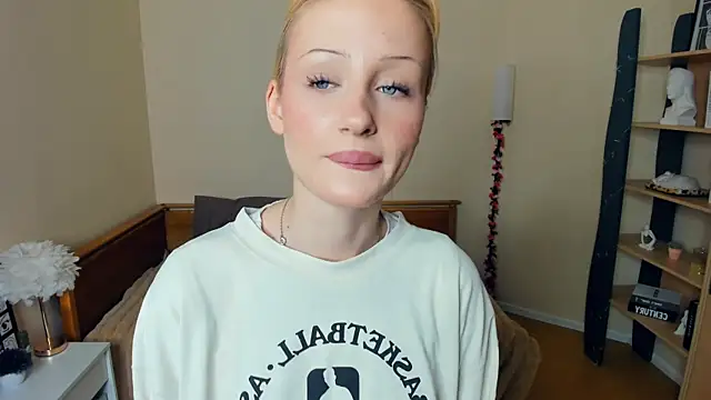 Snapshot of LolaStusse chatting on 03/01/26, 07:54 LolaStusse online show from 03/01/26, 07:54