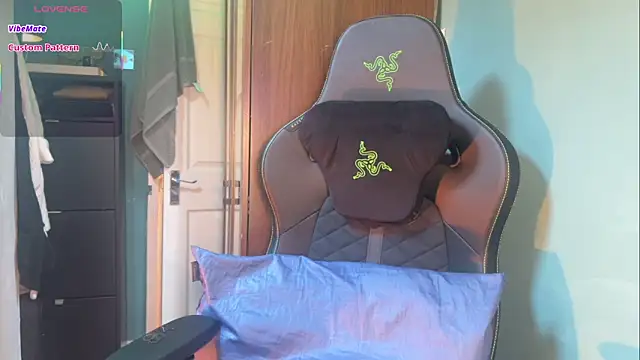 Snapshot of JadeAlexis403 chatting on 02/14/26, 09:39 JadeAlexis403 online show from 02/14/26, 09:39