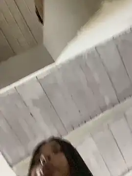 Snapshot of Romie_rous chatting on 02/06/26, 03:04 Romie rous online show from 02/06/26, 03:04