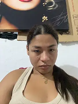 Snapshot of Romie_rous chatting on 02/20/26, 01:13 Romie rous online show from 02/20/26, 01:13