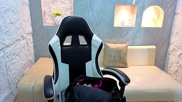 Catalina Tx  online show from 02/21/26, 01:01