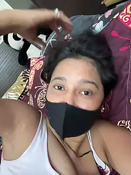 raavigirl online show from 03/18/26, 08:06