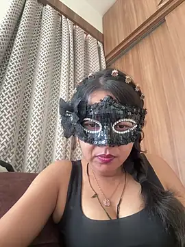 raavigirl online show from 06/01/26, 07:32
