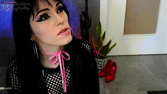 TigerBlazeFoxyMonkey online show from 05/01/26, 01:48
