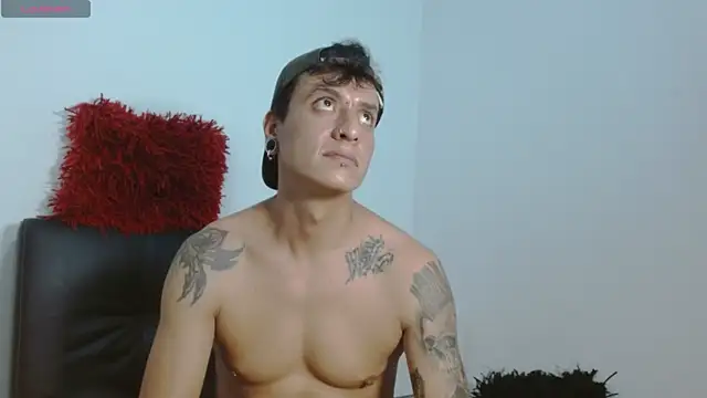 Snapshot of SkinnyDevil12 chatting on 02/15/26, 07:51 SkinnyDevil12 online show from 02/15/26, 07:51