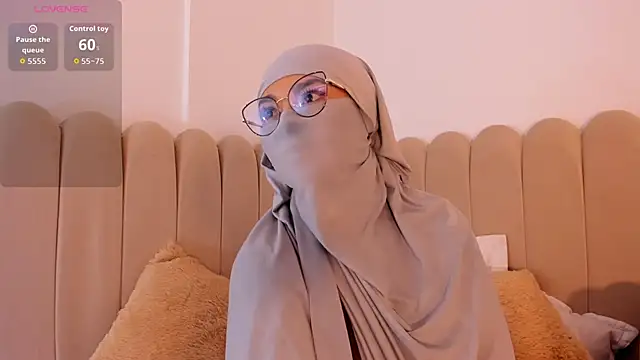 Snapshot of _amisha chatting on 02/21/26, 11:33 amisha online show from 02/21/26, 11:33