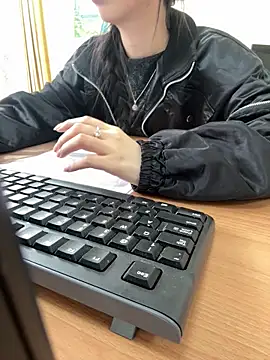 Snapshot of Celeste_SexyY chatting on 03/02/26, 04:47 Celeste SexyY online show from 03/02/26, 04:47