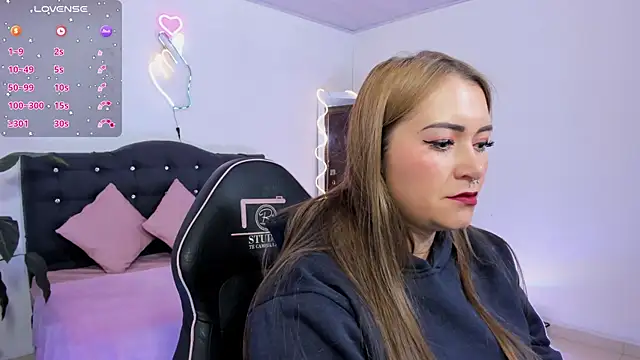 LUNAKITTY TAY online show from 05/19/26, 11:49