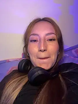 Snapshot of Lis_peach chatting on 02/26/26, 05:39 Lis peach online show from 02/26/26, 05:39