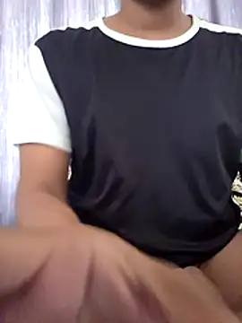 Snapshot of boyrir chatting on 02/06/26, 07:23 boyrir online show from 02/06/26, 07:23